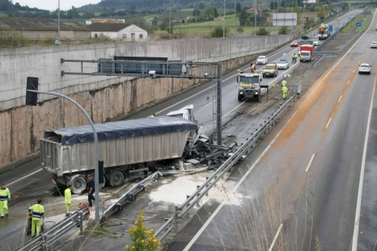 ACCIDENTE CAMION WEB.jpg