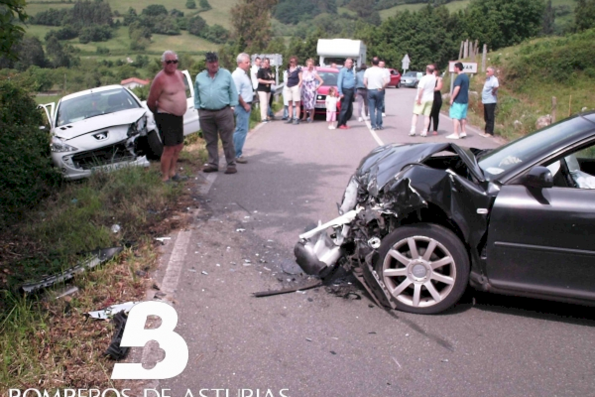 ACCIDENTE TRAFICO VILLAVICIOSA, OLIVAR.jpg