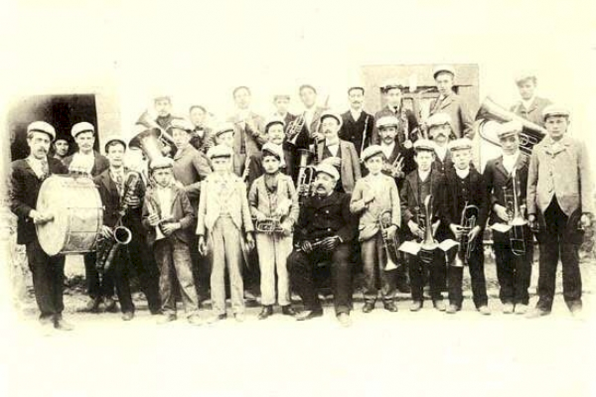 banda musica villaviciosa 1905.jpg