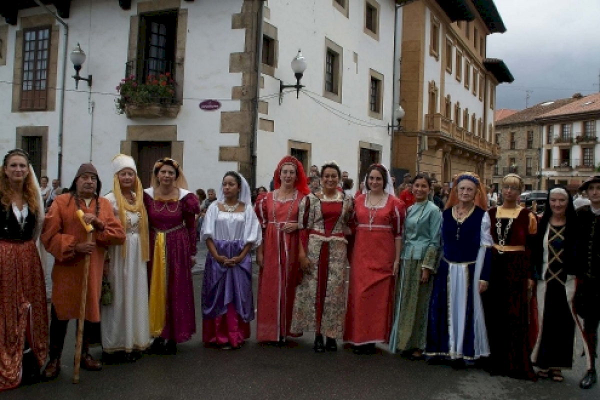 trajes medievales.jpg