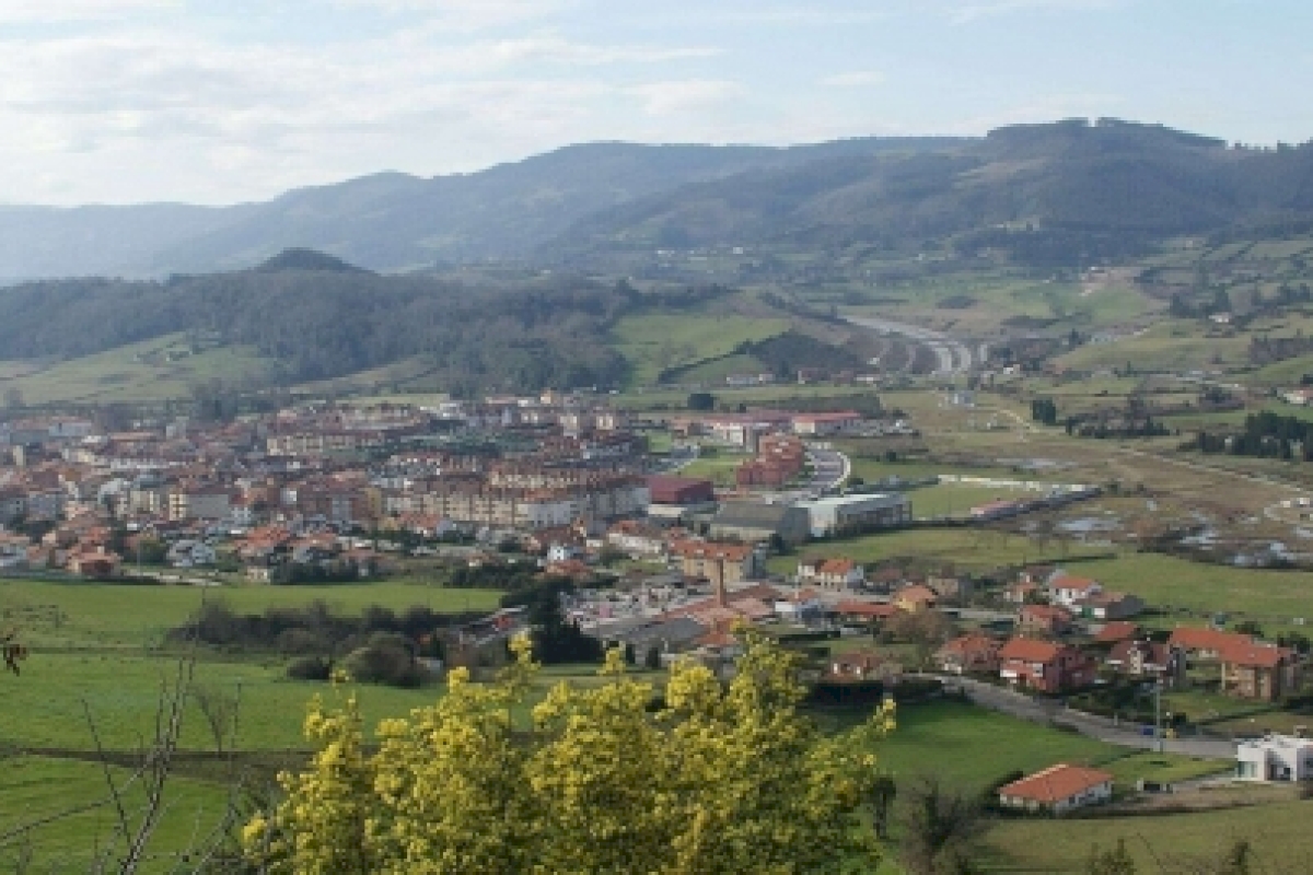 villaviciosa desde miravalles.jpg